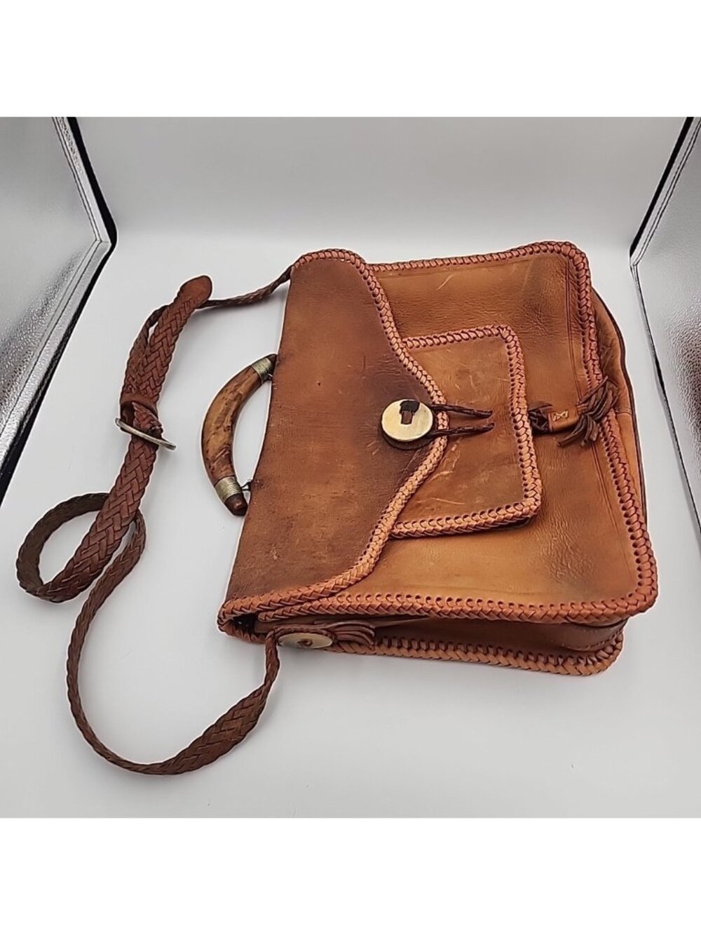Vintage Four Winds Leather Satchel Bag Wooden Handle Horn Clasp Large